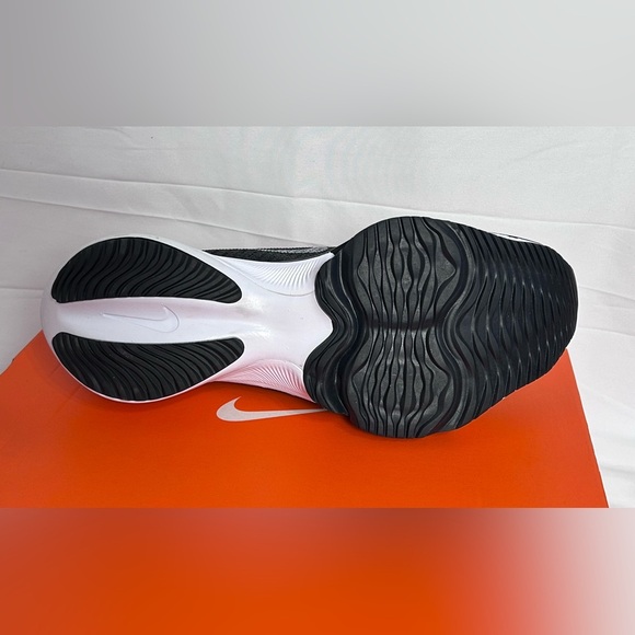 Nike Air Zoom Tempo Next% Flyknit Black White Anthracite - Picture 5 of 7